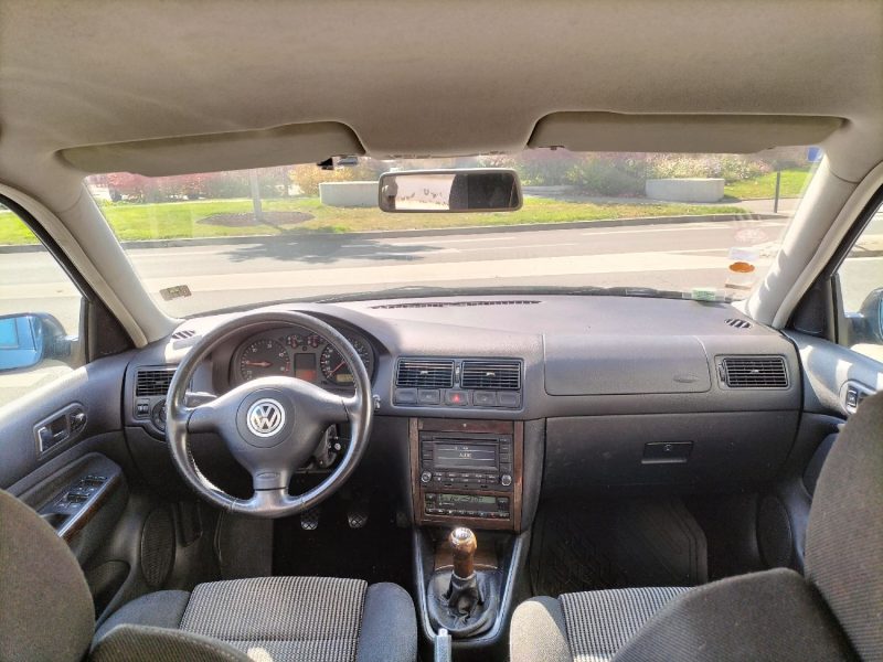 VOLKSWAGEN GOLF IV  2 EME MAIN