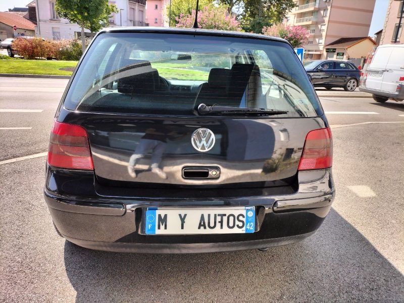 VOLKSWAGEN GOLF IV  2 EME MAIN