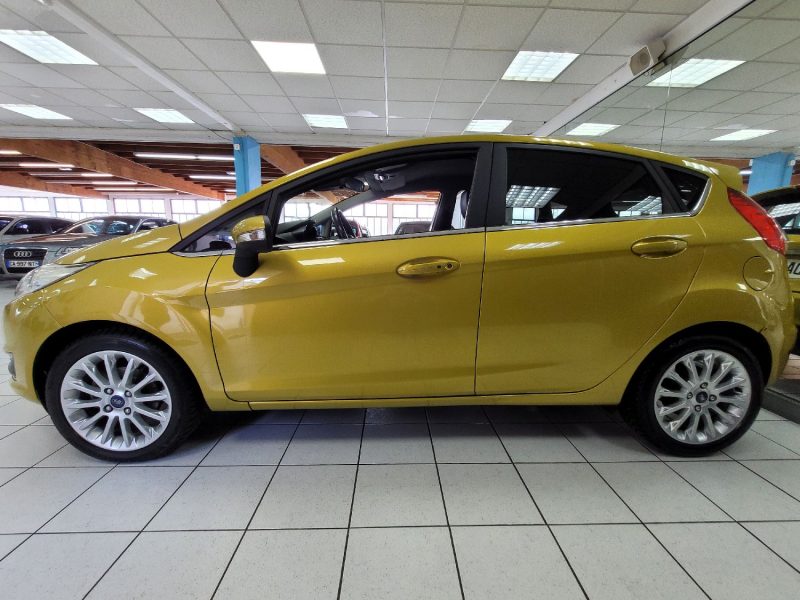 FORD FIESTA VI 1.0 EcoBoost 125 S&S Titanium X