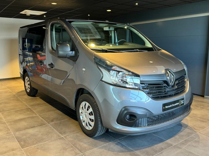 RENAULT  TRAFIC  2015