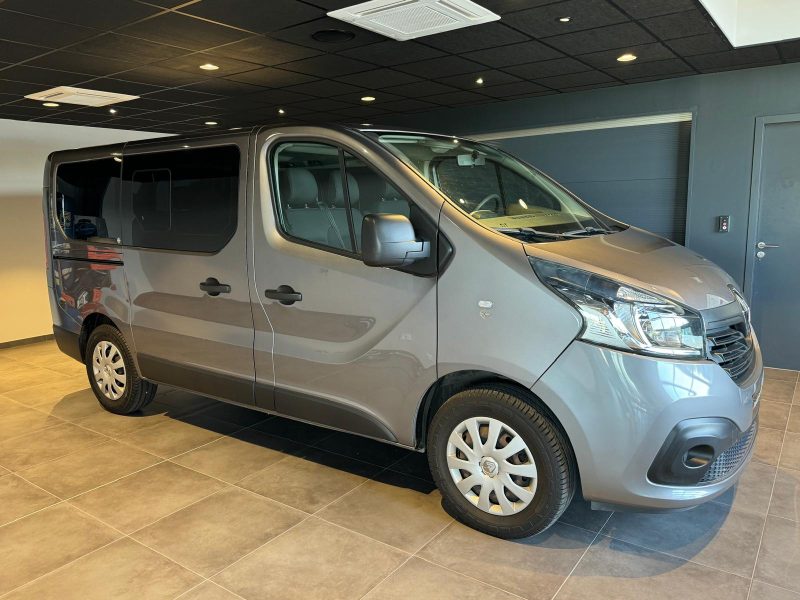 RENAULT  TRAFIC  2015