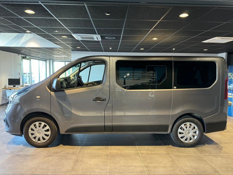 RENAULT  TRAFIC  2015