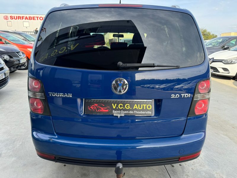 VOLKSWAGEN TOURAN 2010