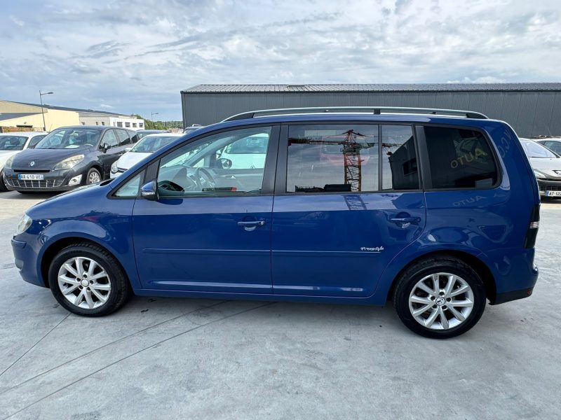 VOLKSWAGEN TOURAN 2010