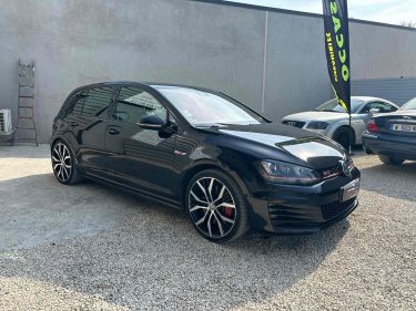 VOLKSWAGEN GOLF VII 2015