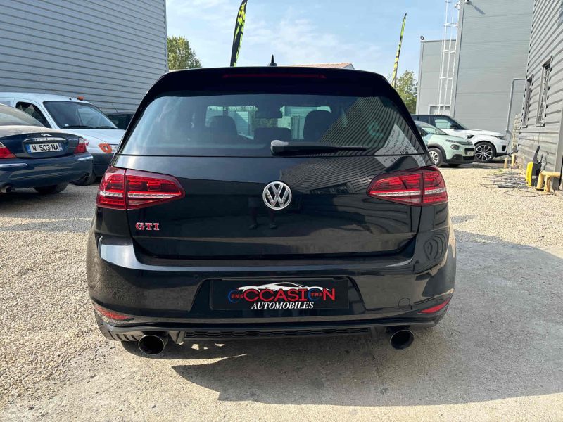 VOLKSWAGEN GOLF VII 2015