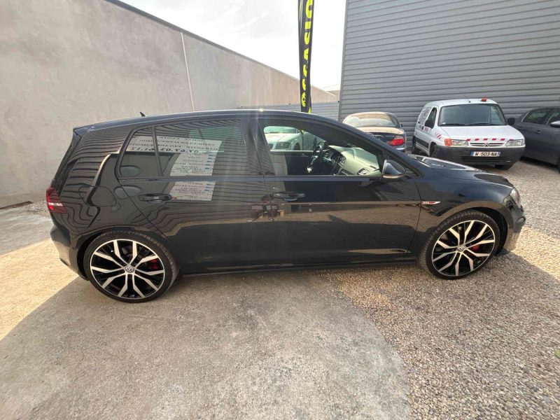 VOLKSWAGEN GOLF VII 2015