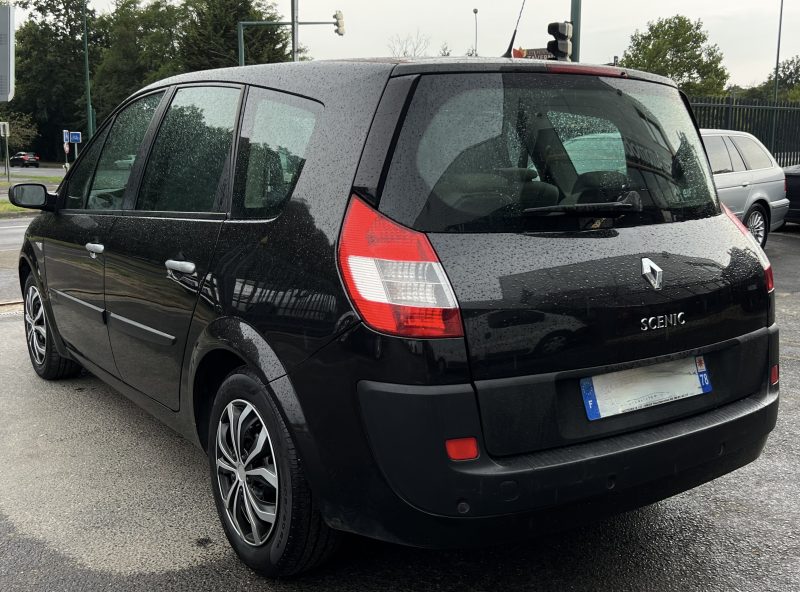 RENAULT GRAND SCENIC II 1.6 110 Cv 7 PLACES TOIT PANORAMIQUE BLUETOOTH REGULATEUR - GARANTIE 1 AN