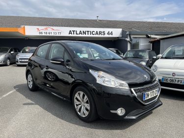 PEUGEOT 208 2015