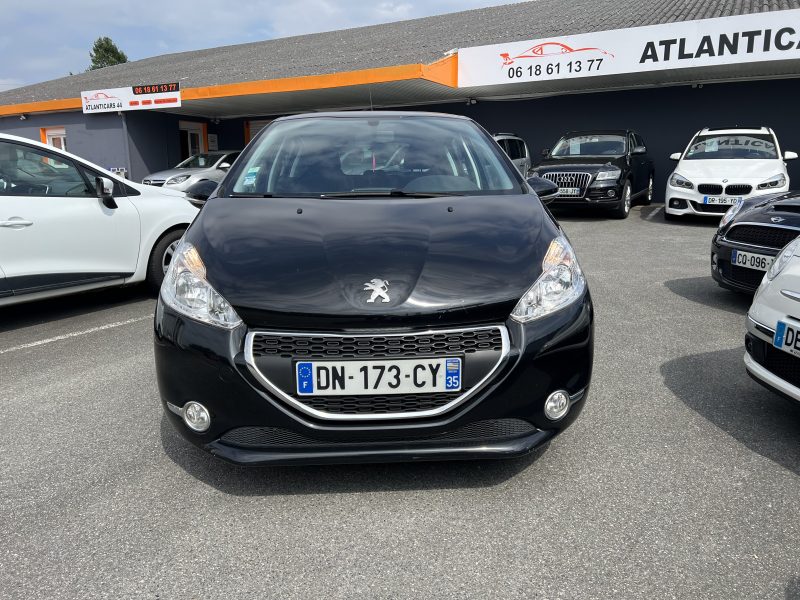 PEUGEOT 208 2015