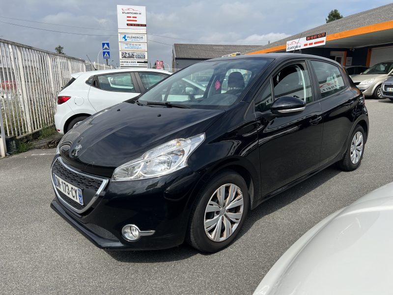 PEUGEOT 208 2015