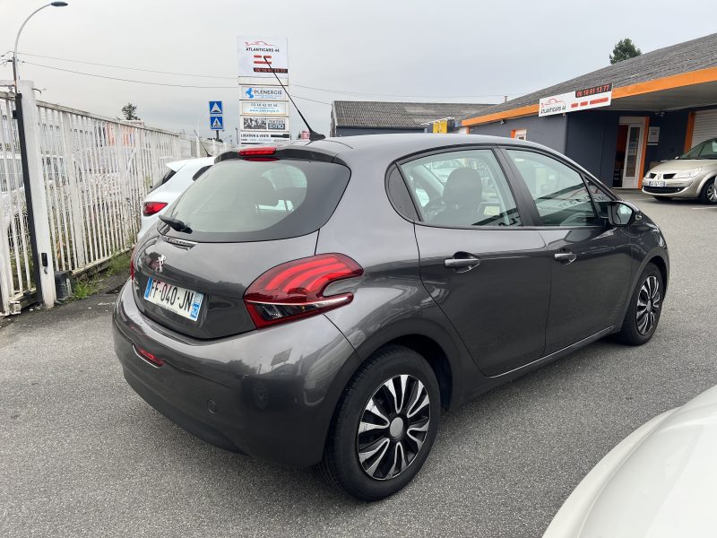 PEUGEOT 208 2019