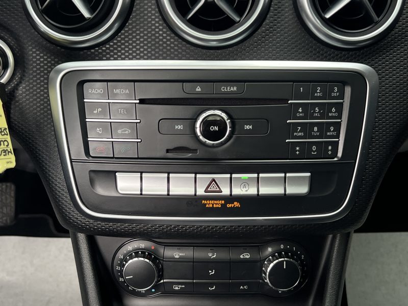 MERCEDES-BENZ CLASSE A 180 III (2) 1.6 122 1ERE MAIN TOIT OUVRANT CAMERA APPLE CARPLAY Garantie 1 an