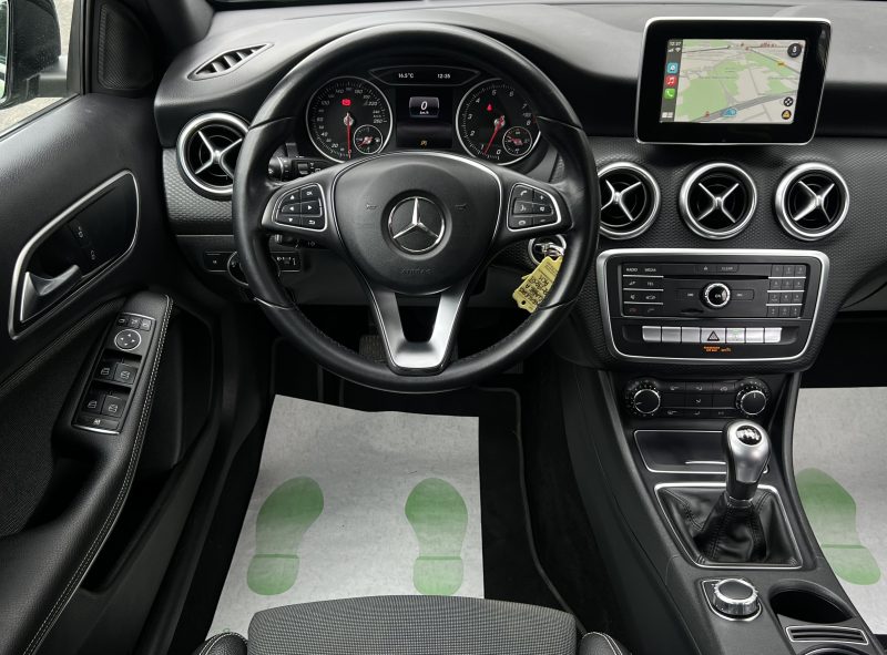 MERCEDES-BENZ CLASSE A 180 III (2) 1.6 122 1ERE MAIN TOIT OUVRANT CAMERA APPLE CARPLAY Garantie 1 an