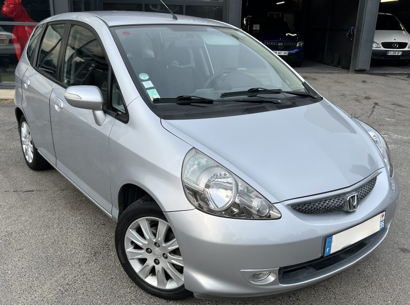 HONDA JAZZ II GRAPHITE 1.4 83 Cv 5 PORTES CLIMATISATION BLUETOOTH / 87 900 Kms - GARANTIE 1 AN