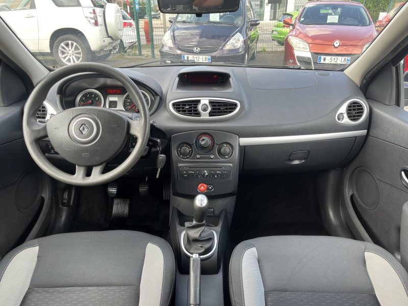 RENAULT  CLIO III 1.2i 75CV