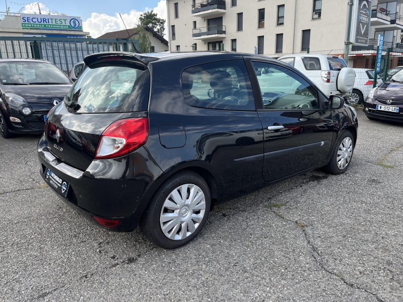 RENAULT  CLIO III 1.2i 75CV