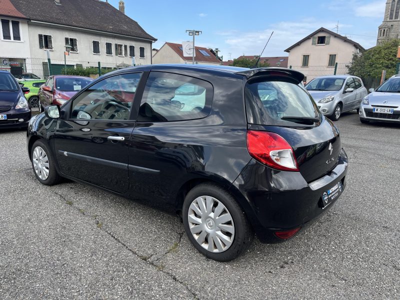 RENAULT  CLIO III 1.2i 75CV