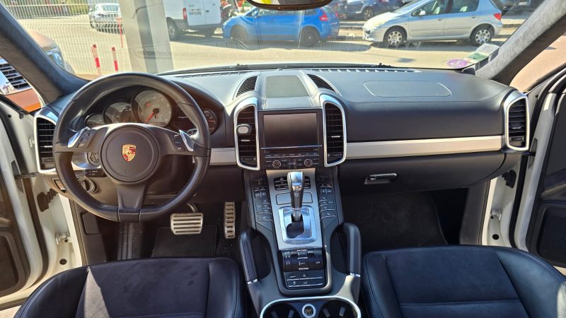 PORSCHE CAYENNE 2012