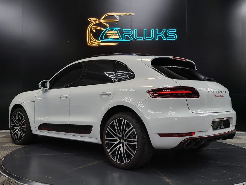 PORSCHE MACAN TURBO 3.6 V6 440cv Exclusive Performance 4X4 Boîte Auto PDK