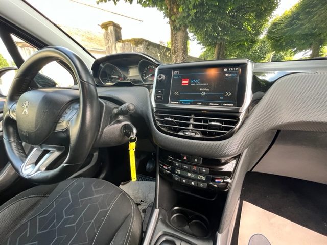 PEUGEOT 2008 I 2017 /carplay / 1ere main 