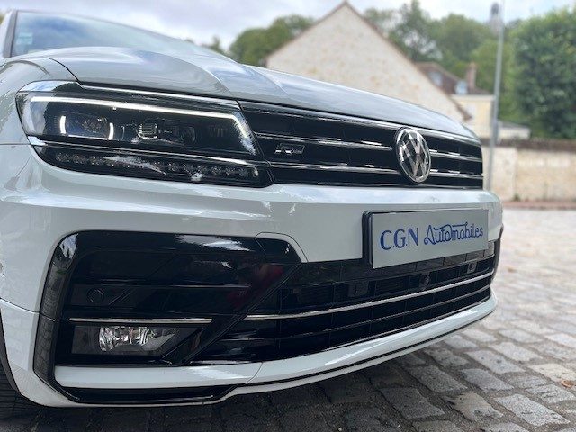 VOLKSWAGEN TIGUAN R-LINE 190 CV 4X4 CARPLAY TOIT OUVRANT PANORAMIQUE