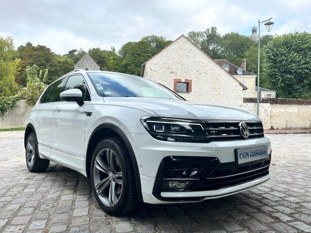 VOLKSWAGEN TIGUAN R-LINE 190 CV 4X4 CARPLAY TOIT OUVRANT PANORAMIQUE