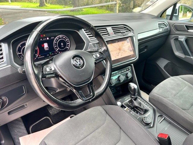 VOLKSWAGEN TIGUAN R-LINE 190 CV 4X4 CARPLAY TOIT OUVRANT PANORAMIQUE