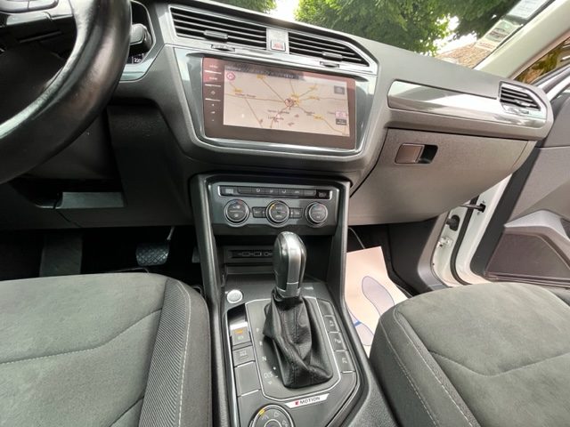 VOLKSWAGEN TIGUAN R-LINE 190 CV 4X4 CARPLAY TOIT OUVRANT PANORAMIQUE