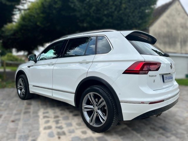 VOLKSWAGEN TIGUAN R-LINE 190 CV 4X4 CARPLAY TOIT OUVRANT PANORAMIQUE