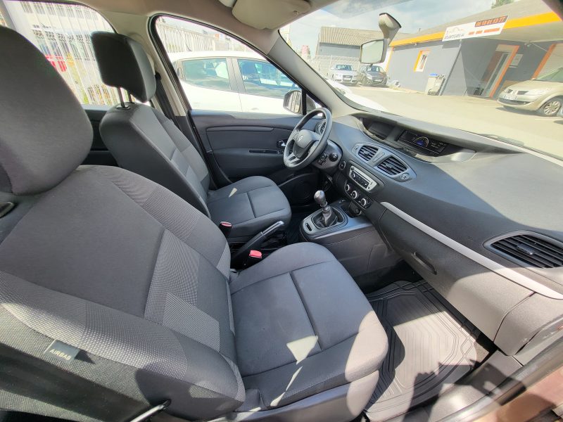 RENAULT SCENIC III 2012