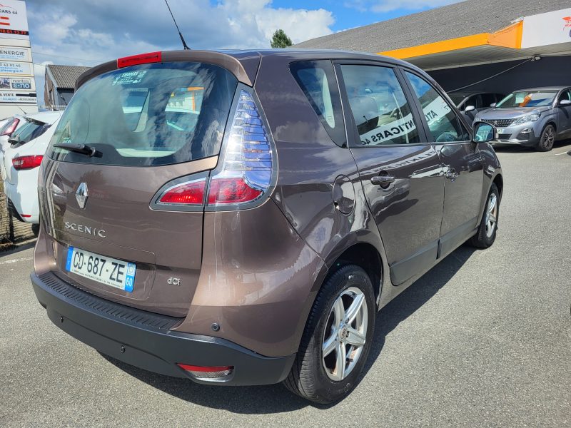 RENAULT SCENIC III 2012