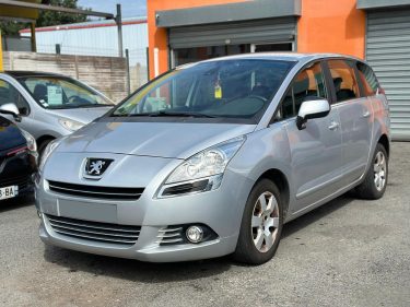 PEUGEOT 5008 2011