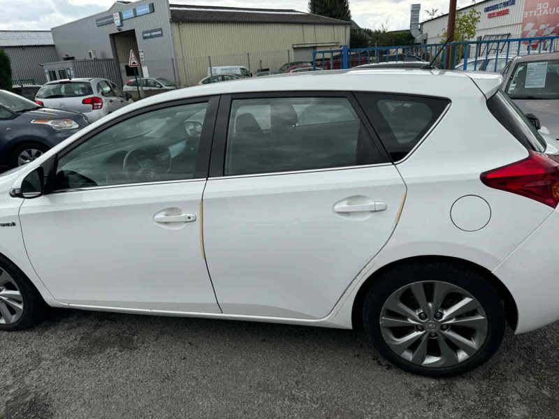 TOYOTA AURIS 1.8 Hybrid 136cv