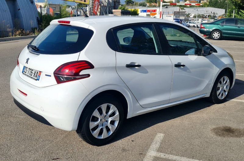 PEUGEOT 208 I 2015