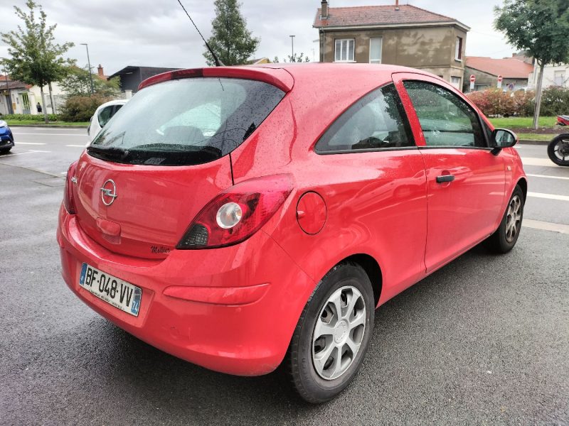 OPEL CORSA D 2011