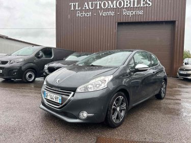 PEUGEOT 208  2013