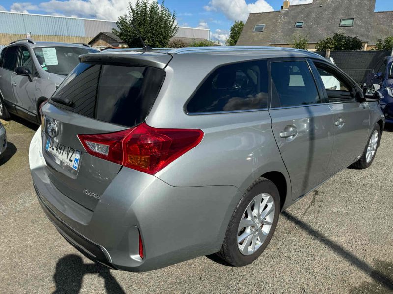 TOYOTA AURIS Break 2.0 D-4D 124ch