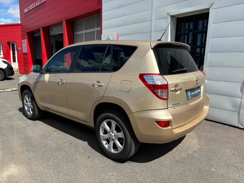 TOYOTA RAV 4 III 2011