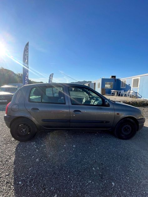 RENAULT CLIO 1.6 90CH