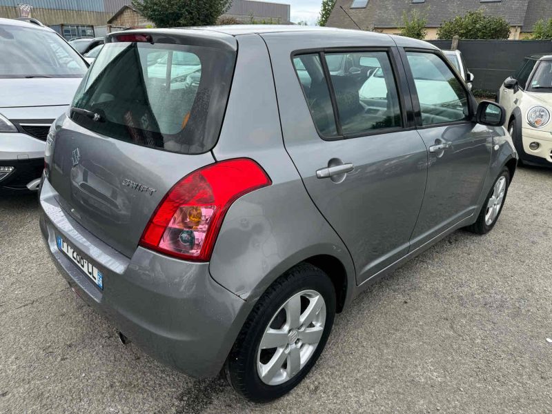 SUZUKI SWIFT III 1.3 DDiS 75