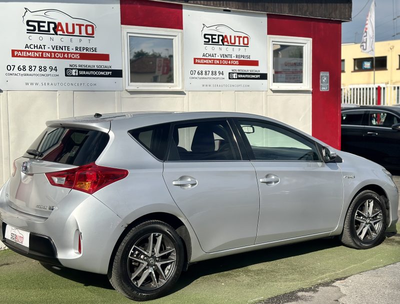 TOYOTA AURIS 2015