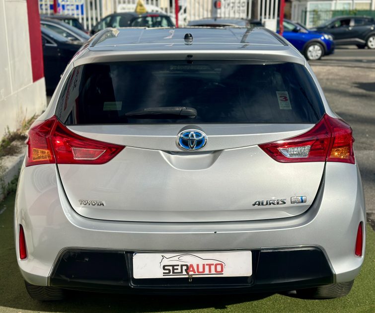 TOYOTA AURIS 2015