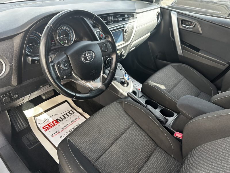 TOYOTA AURIS 2015