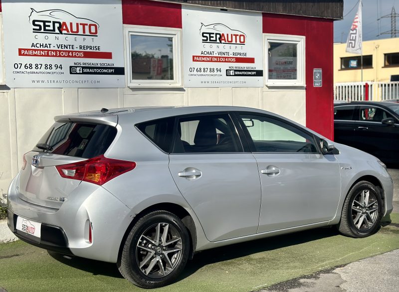 TOYOTA AURIS 2015