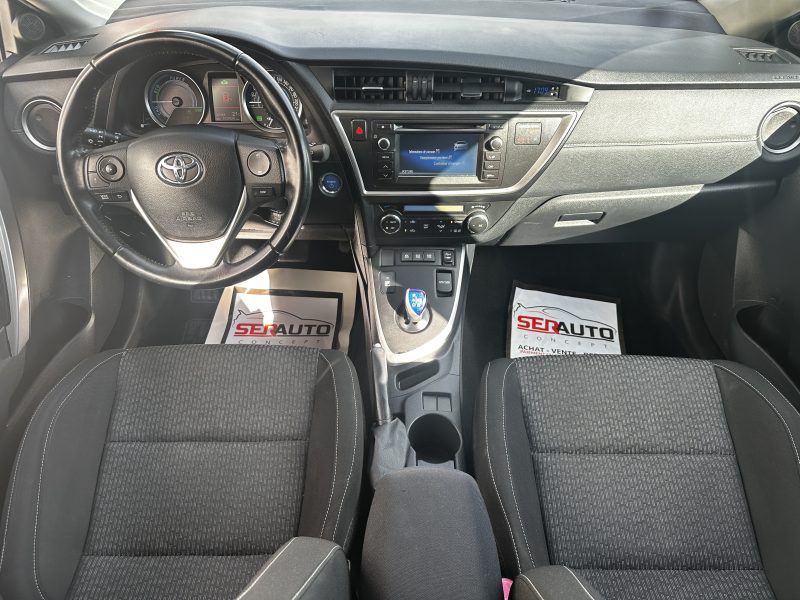 TOYOTA AURIS 2015