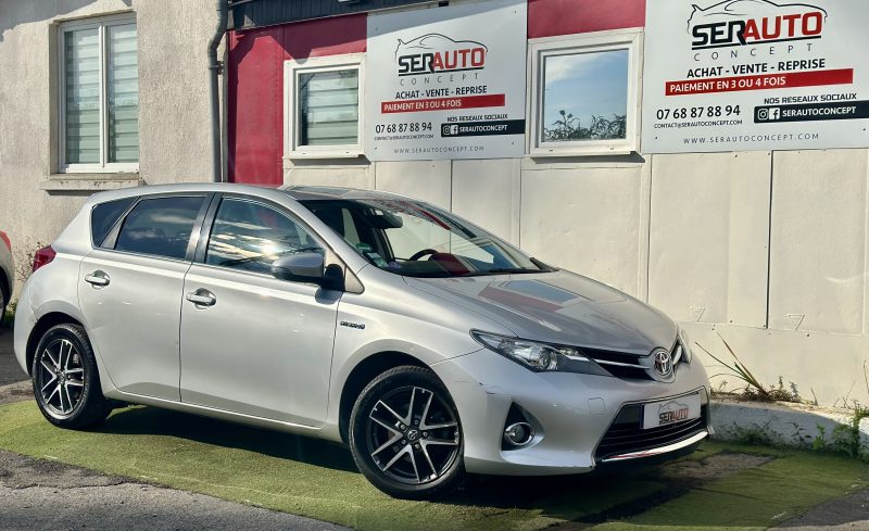 TOYOTA AURIS 2015