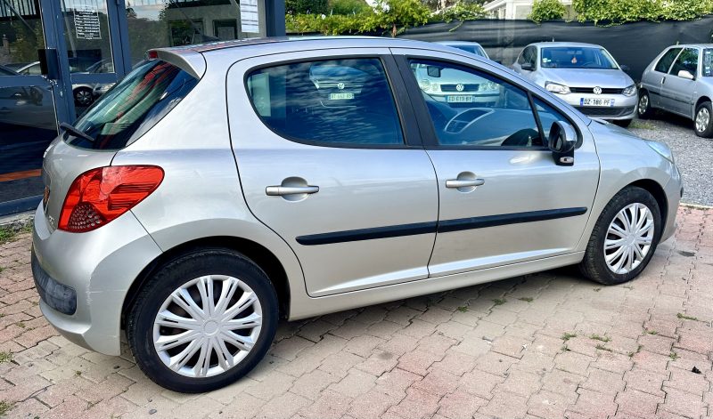 PEUGEOT 207 2006