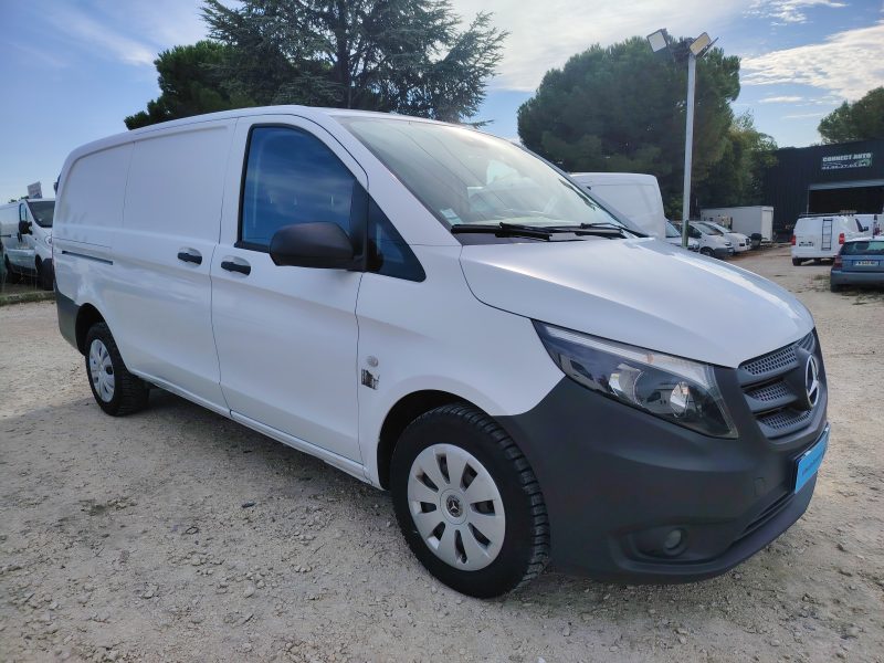 MERCEDES VITO Fourgon 2019