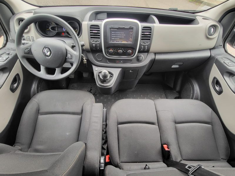 RENAULT TRAFIC III Combi L2 1.6 dCi 125cv Energy Zen BVM6 9 Places / FAIBLE KILOMETRAGE